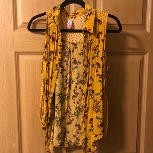 Floral Button up sleeveless collared shirt